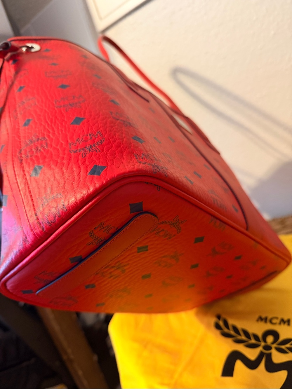 MCM Medium Liz Reversible Tote - Picture 4 of 11